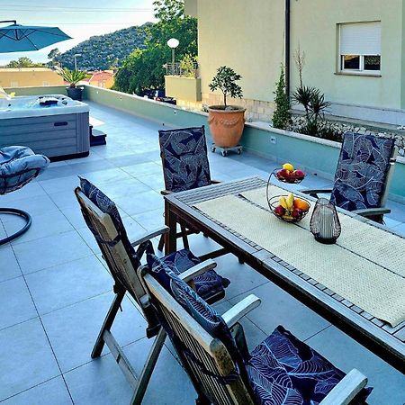 2 Bedroom Beautiful Apartment In 马卡尔斯卡 外观 照片