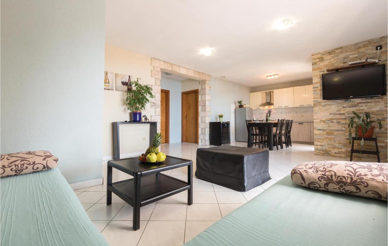 2 Bedroom Beautiful Apartment In 马卡尔斯卡 外观 照片