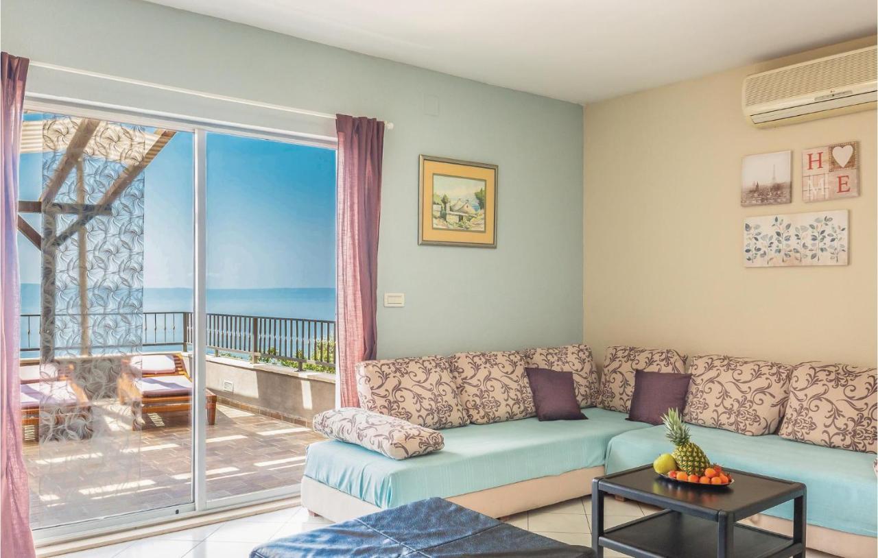 2 Bedroom Beautiful Apartment In 马卡尔斯卡 外观 照片