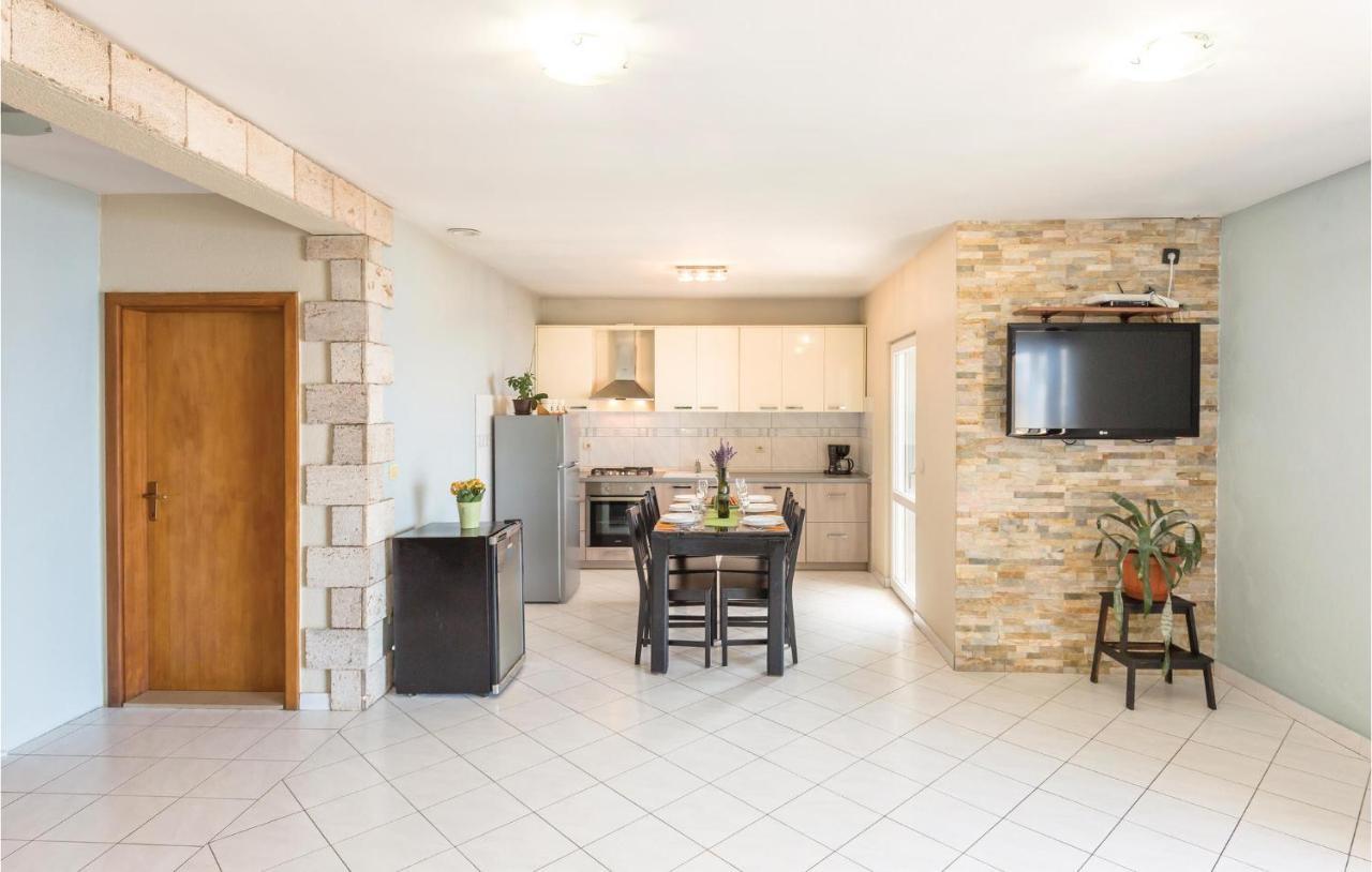2 Bedroom Beautiful Apartment In 马卡尔斯卡 外观 照片