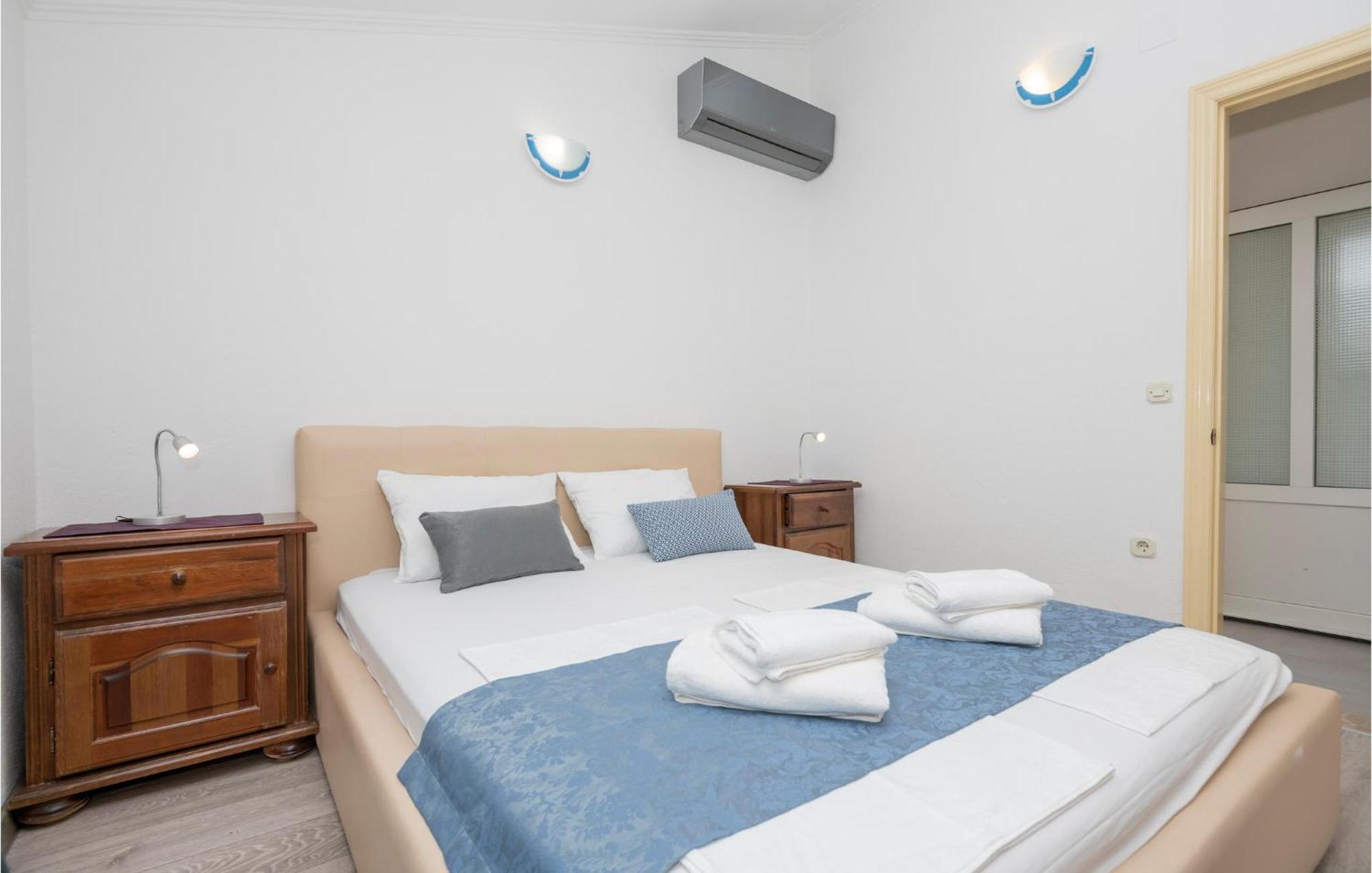 2 Bedroom Beautiful Apartment In 马卡尔斯卡 外观 照片