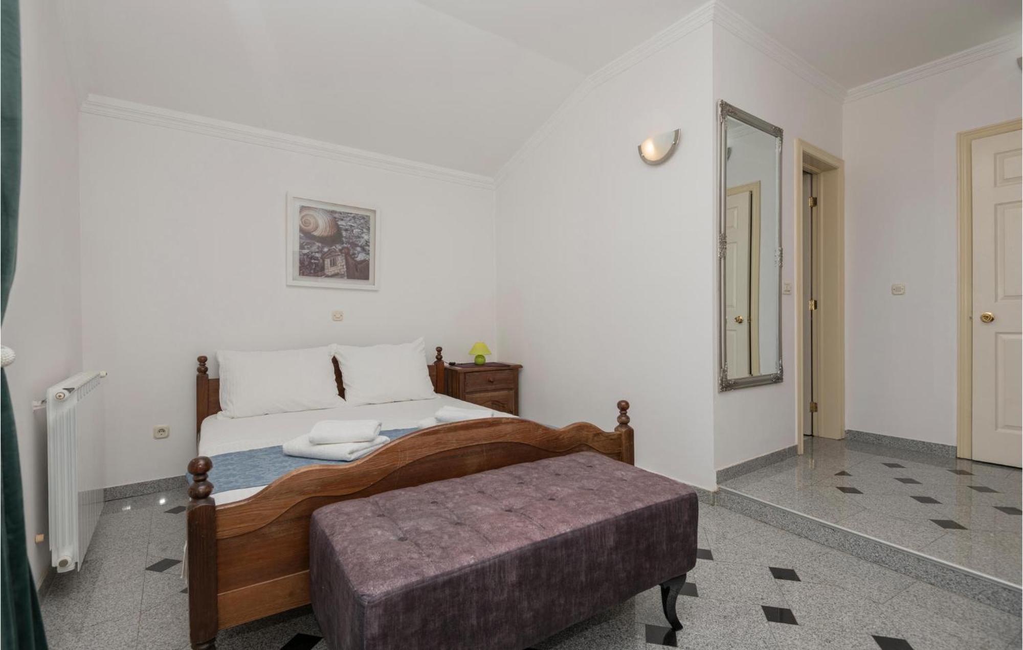 2 Bedroom Beautiful Apartment In 马卡尔斯卡 外观 照片
