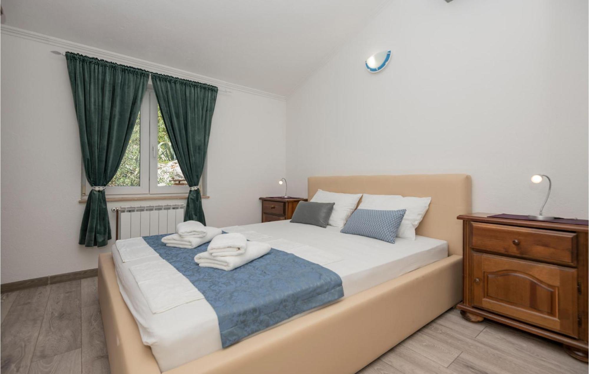 2 Bedroom Beautiful Apartment In 马卡尔斯卡 外观 照片